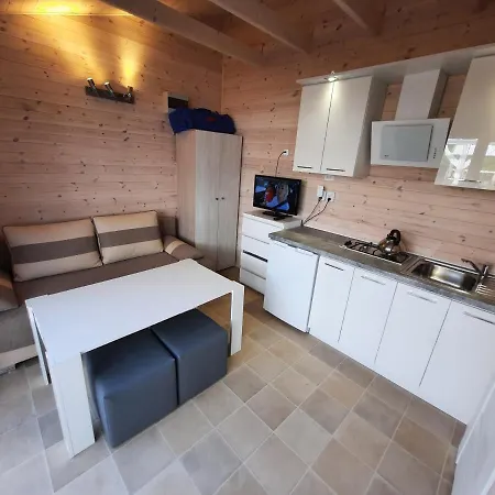 Holiday Homes 777 Karwia Exteriér fotografie